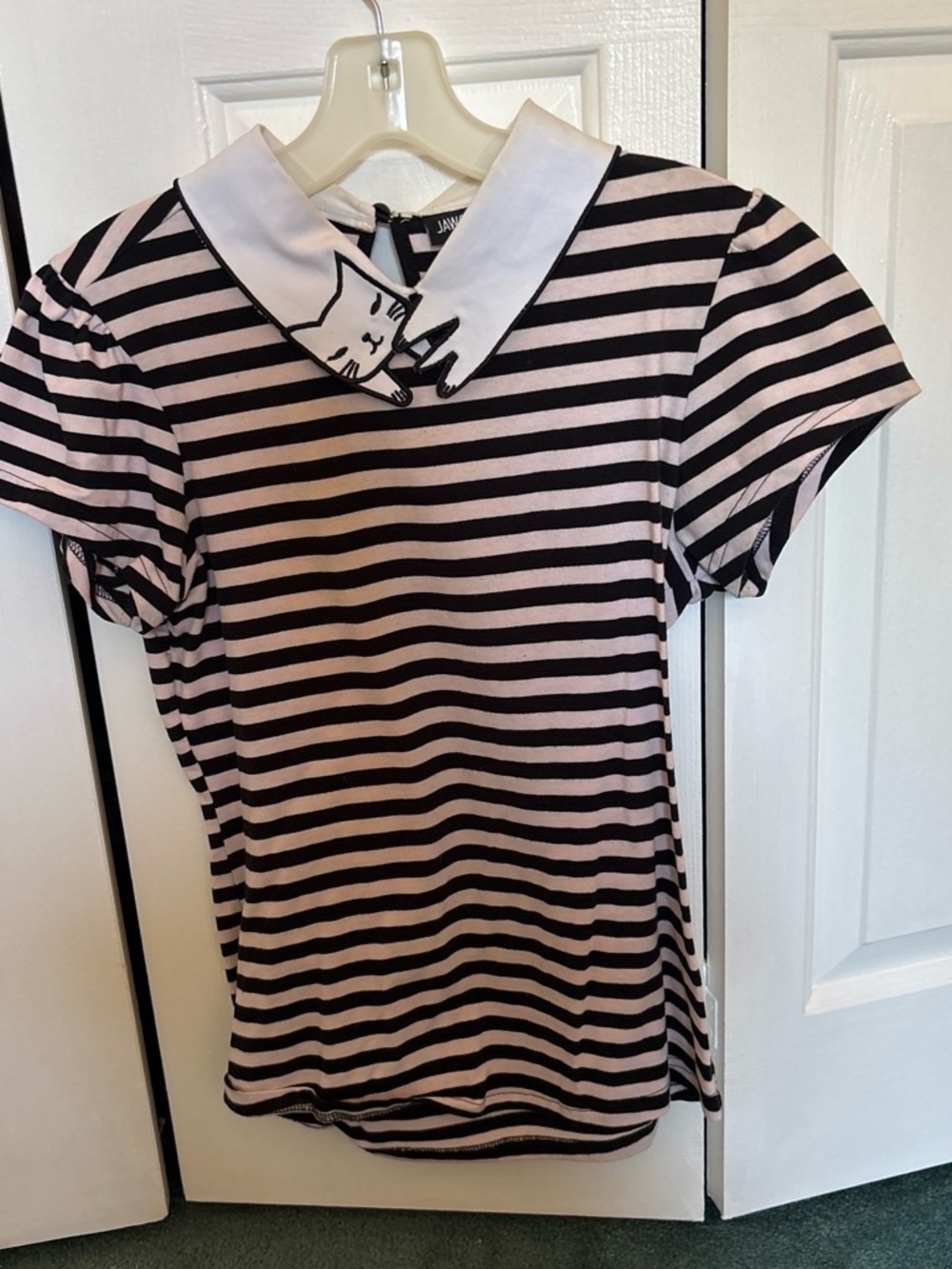 Adorable striped cat collar top